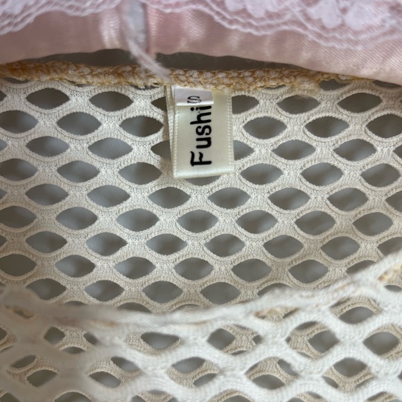 Retro Cream Mesh Top - Picture 2 of 4